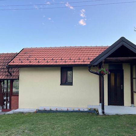 Apartman Jezero Vrutci อูชิเซ ภายนอก รูปภาพ