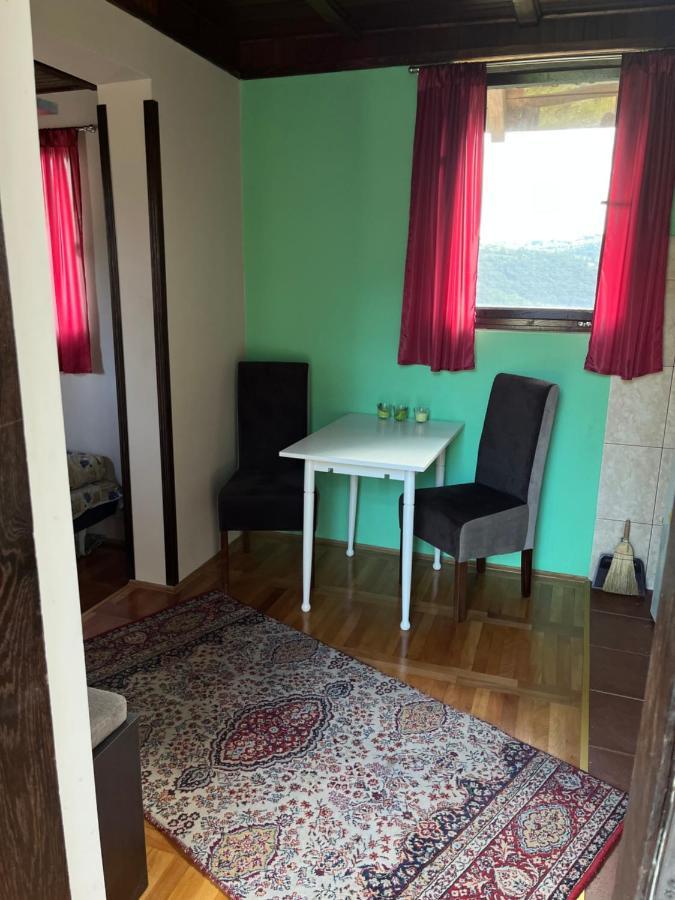 Apartman Jezero Vrutci อูชิเซ ภายนอก รูปภาพ