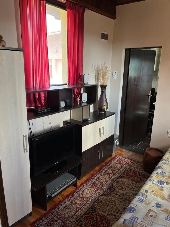 Apartman Jezero Vrutci อูชิเซ ภายนอก รูปภาพ