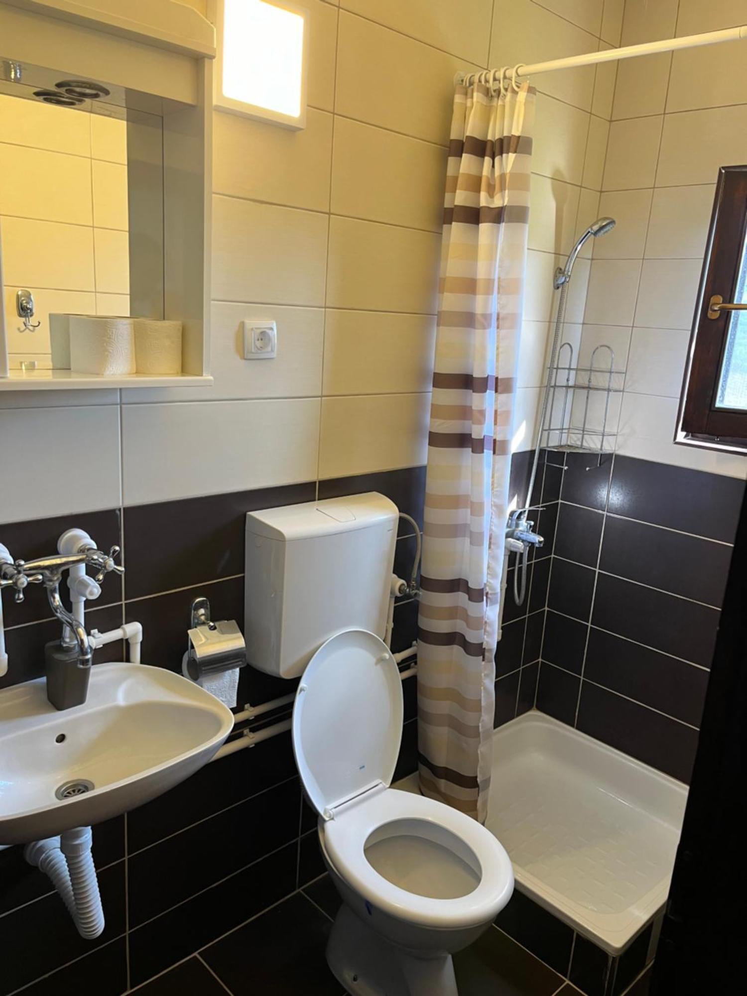 Apartman Jezero Vrutci อูชิเซ ภายนอก รูปภาพ